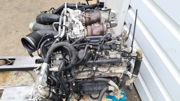 Mercedes C190 engine