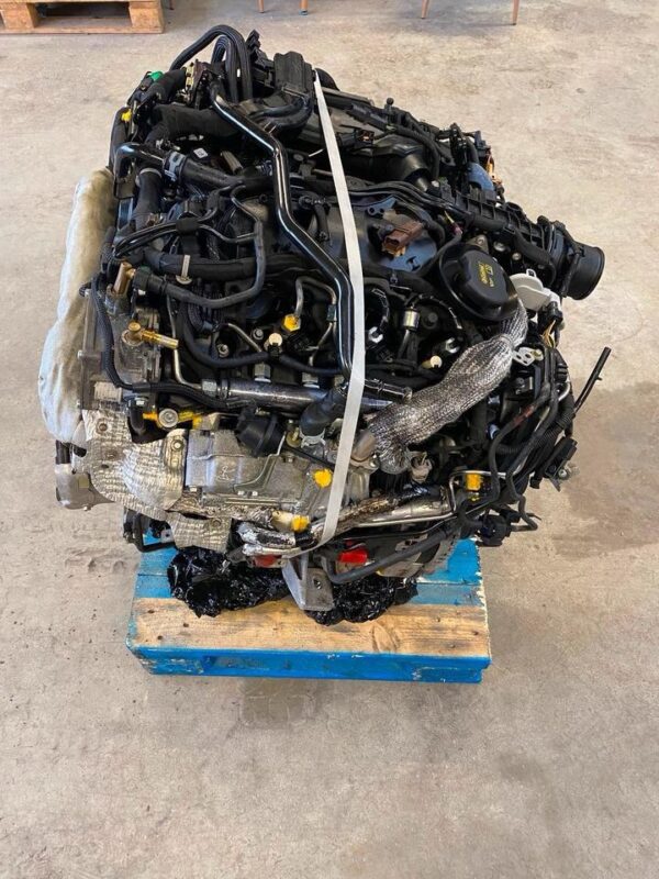 SDV6 306DT engine Range Rover
